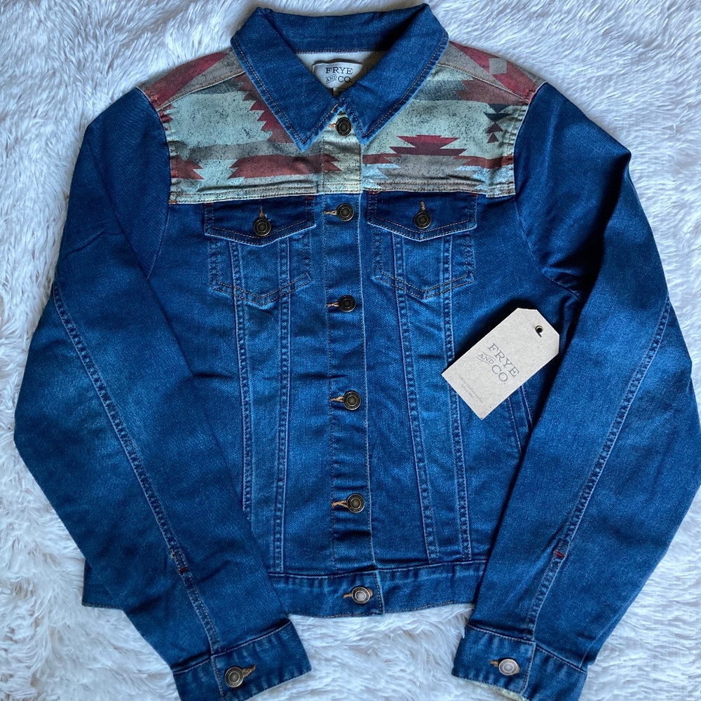 NWT Women’s Frye and Co. Aztec Jean Jacket Size Medium